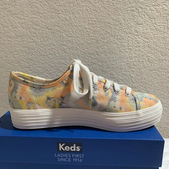NIB Ked’s Size 6 1/2 M Triple Kick Tye Dye Pastel Sneakers - Picture 7 of 12